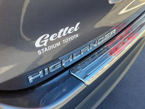 2023 Toyota Highlander Hybrid LE