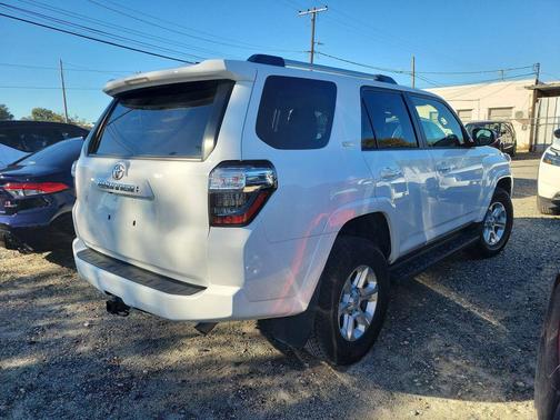 2024 Toyota 4Runner SR5
