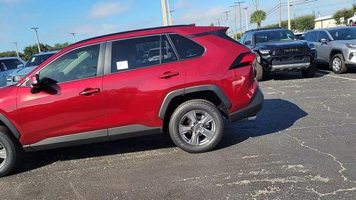 2025 Toyota RAV4 XLE