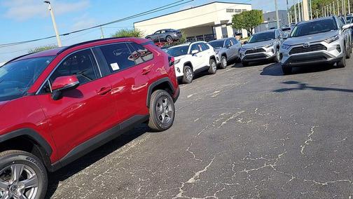 2025 Toyota RAV4 XLE