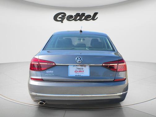 Platinum Gray Metallic 2017 Volkswagen Passat 1.8T R-Line w/Comfort