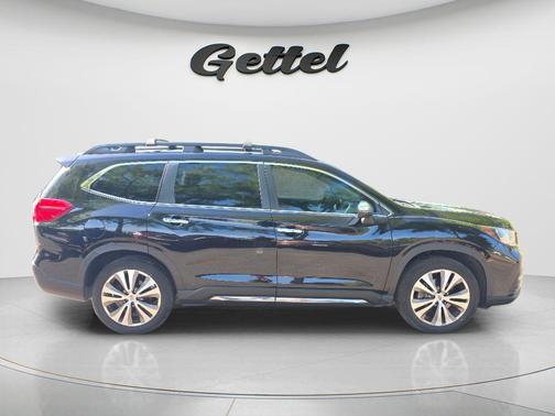 Crystal Black Silica 2022 Subaru Ascent Touring 7-Passenger