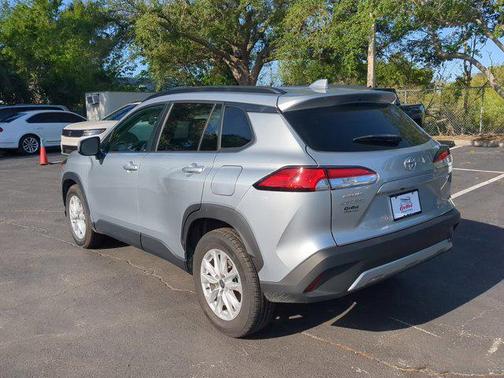 2022 Toyota Corolla Cross LE