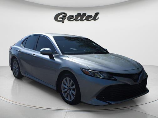 Celestial Silver Metallic 2018 Toyota Camry LE