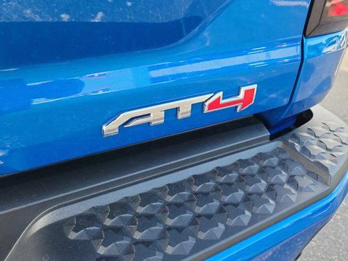 2023 GMC Canyon AT4