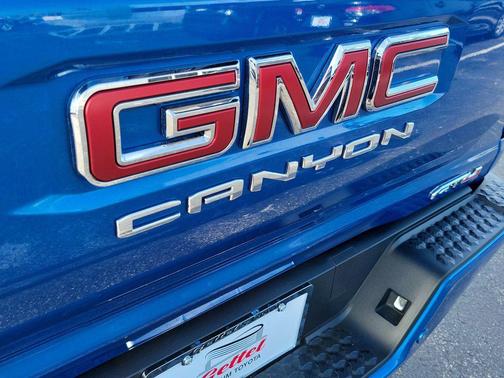 2023 GMC Canyon AT4
