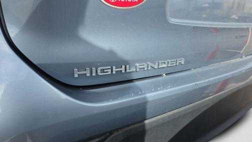 Moon Dust 2022 Toyota Highlander XLE