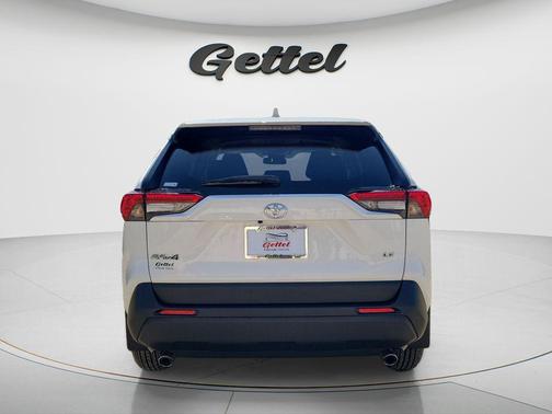 Ice Cap 2025 Toyota RAV4 LE