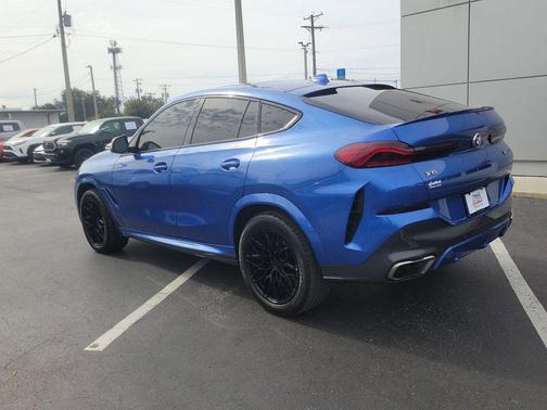 2020 BMW X6 M50i