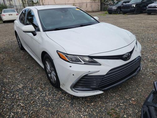 2022 Toyota Camry LE