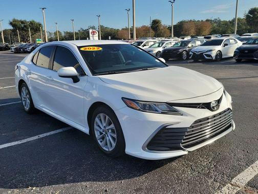 2022 Toyota Camry LE