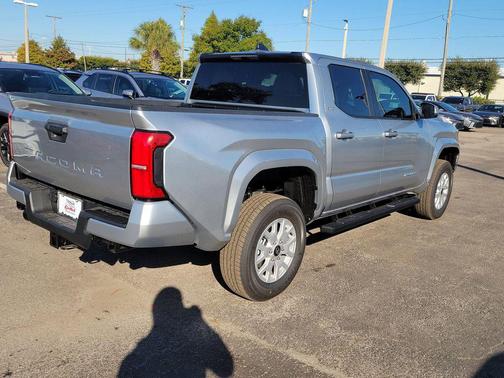 2025 Toyota Tacoma SR5