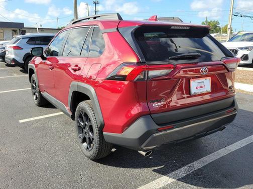 2023 Toyota RAV4 SE