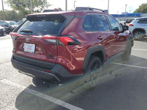 2023 Toyota RAV4 SE
