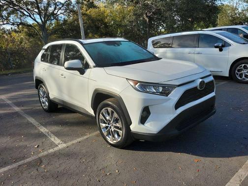 2020 Toyota RAV4 XLE Premium