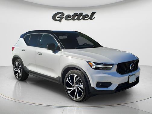 2021 Volvo XC40 T5 R-Design