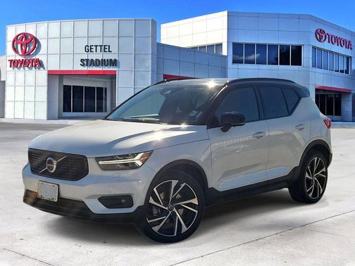 2021 Volvo XC40 T5 R-Design