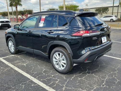 2026 Toyota Corolla Cross LE