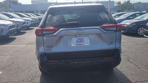 2025 Toyota RAV4 Hybrid SE