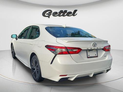 Super White 2019 Toyota Camry SE