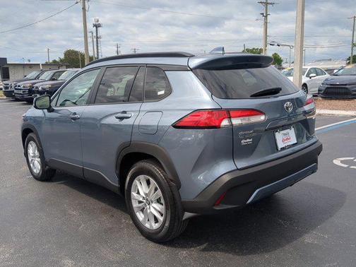2024 Toyota Corolla Cross LE