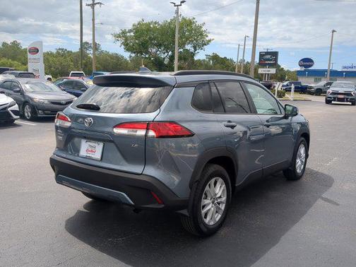 2024 Toyota Corolla Cross LE