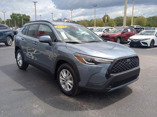2024 Toyota Corolla Cross LE