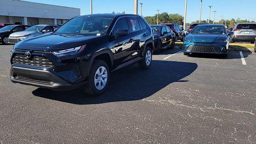 2025 Toyota RAV4 LE