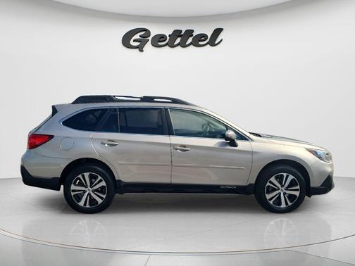 Tungsten Metallic 2018 Subaru Outback 3.6R Limited