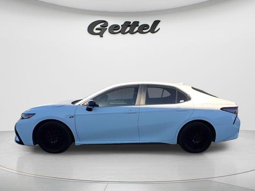 Ice Cap 2023 Toyota Camry SE