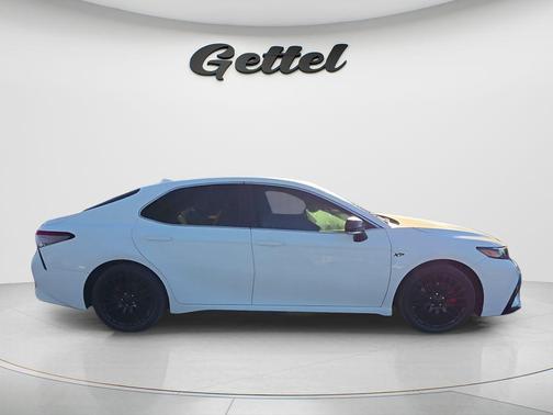 Ice Cap 2023 Toyota Camry SE