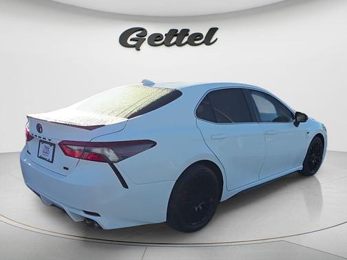 Ice Cap 2023 Toyota Camry SE