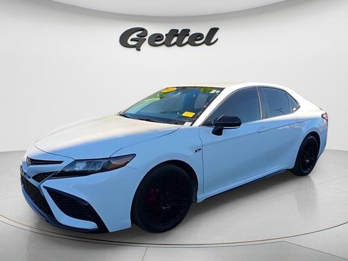 Ice Cap 2023 Toyota Camry SE