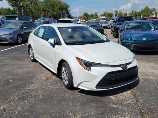 2025 Toyota Corolla LE