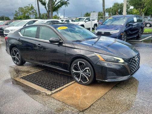 2023 Nissan Altima SR FWD