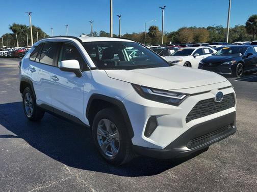 2023 Toyota RAV4 Hybrid XLE