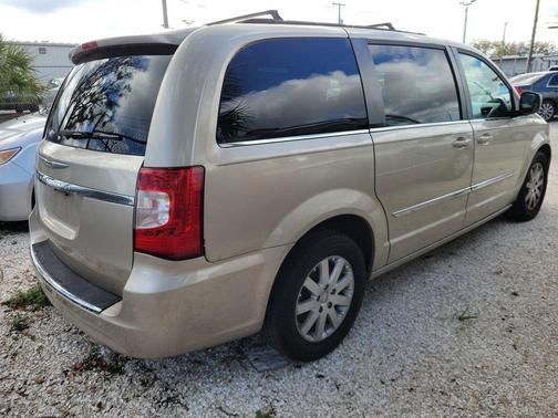 2015 Chrysler Town & Country Touring