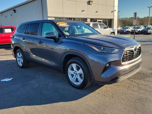 2023 Toyota Highlander LE