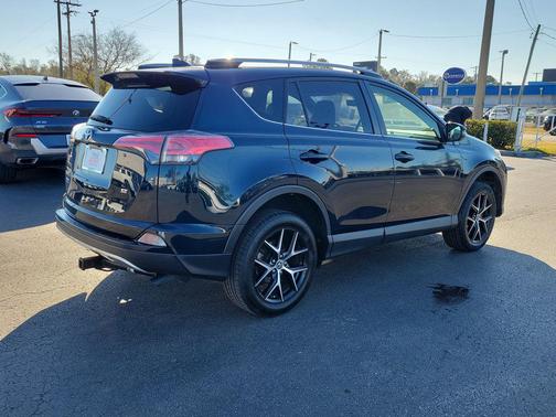 2018 Toyota RAV4 SE