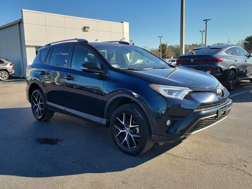 2018 Toyota RAV4 SE