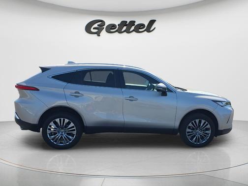 Titanium Glow 2023 Toyota Venza XLE