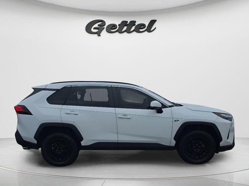 Ice Cap 2023 Toyota RAV4 XLE