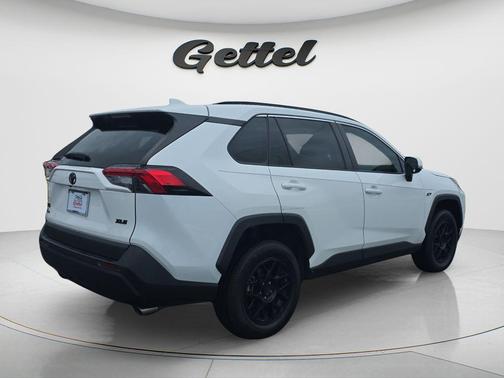 Ice Cap 2023 Toyota RAV4 XLE