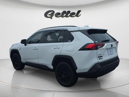 Ice Cap 2023 Toyota RAV4 XLE