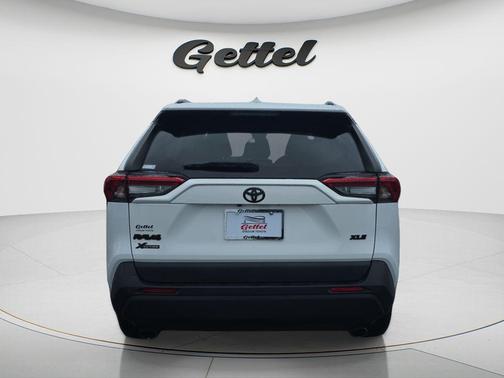 Ice Cap 2023 Toyota RAV4 XLE