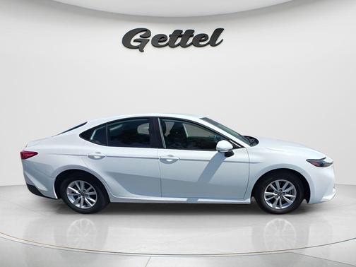 Ice Cap 2025 Toyota Camry LE