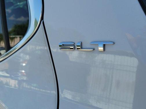 2023 GMC Acadia FWD SLT
