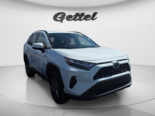 Ice Cap 2023 Toyota RAV4 XLE