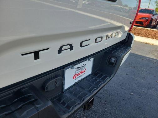 2022 Toyota Tacoma SR