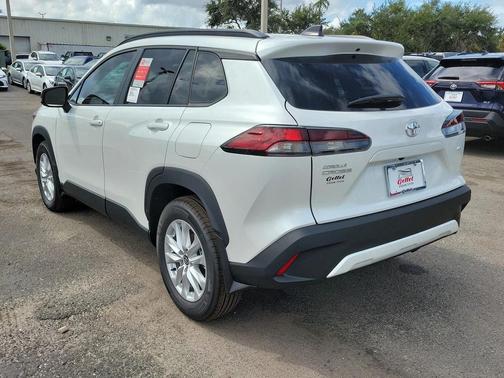2026 Toyota Corolla Cross LE